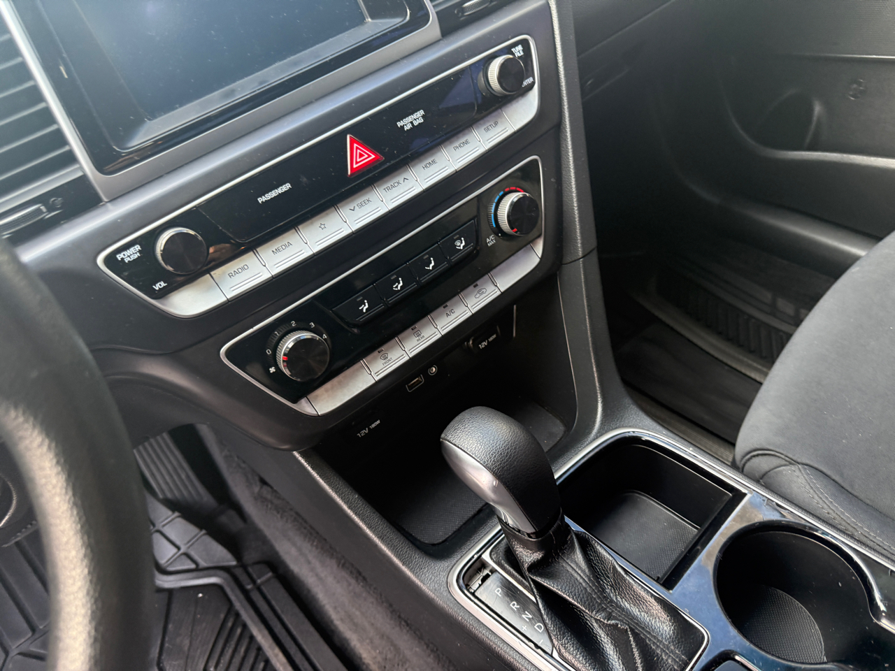 Hyundai Sonata SE 2.4L 2018