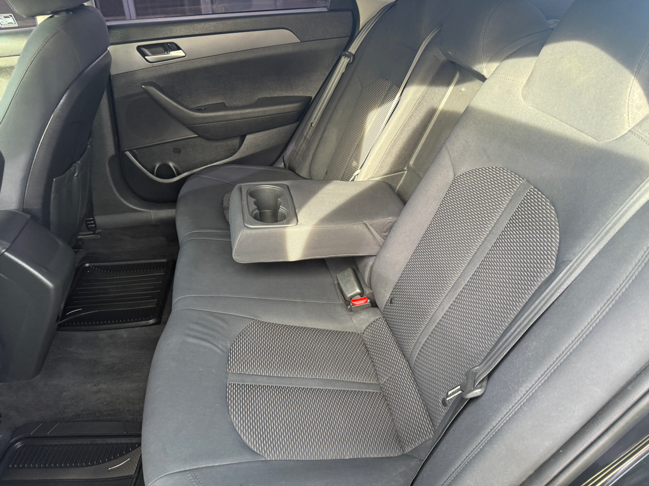 Hyundai Sonata SE 2.4L 2018