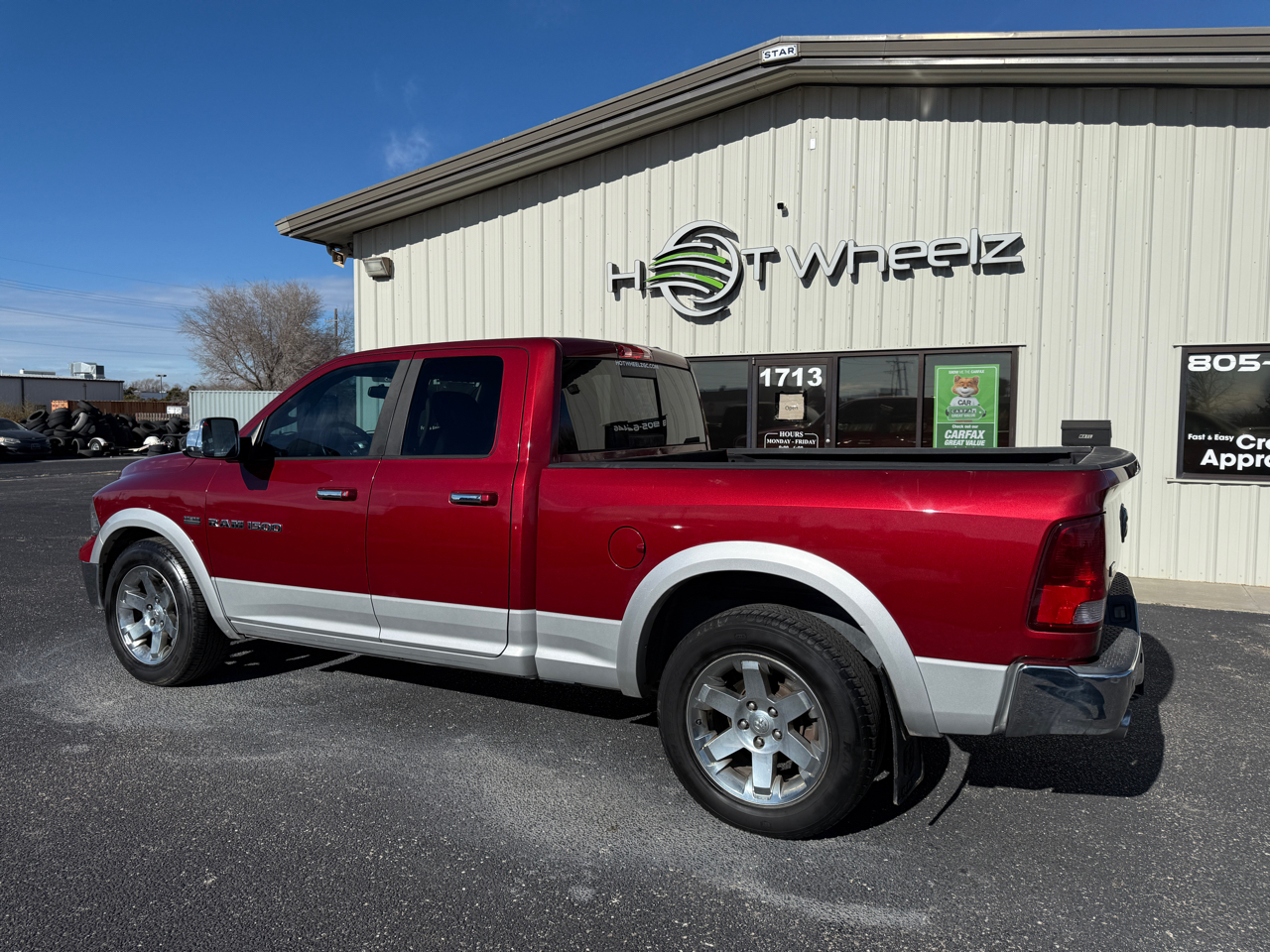 RAM 1500 2WD Quad Cab 140.5" Laramie 2012