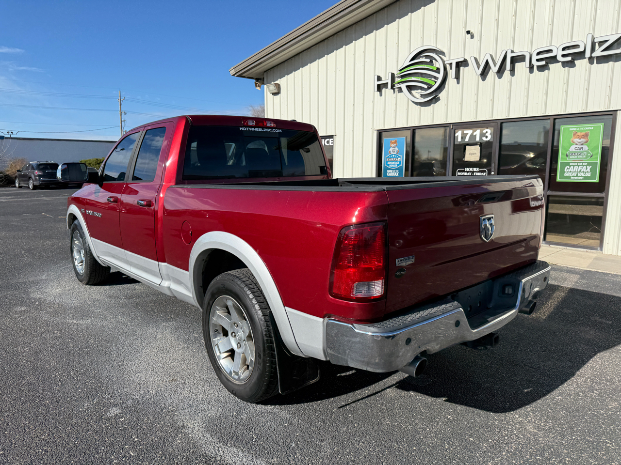 RAM 1500 2WD Quad Cab 140.5" Laramie 2012