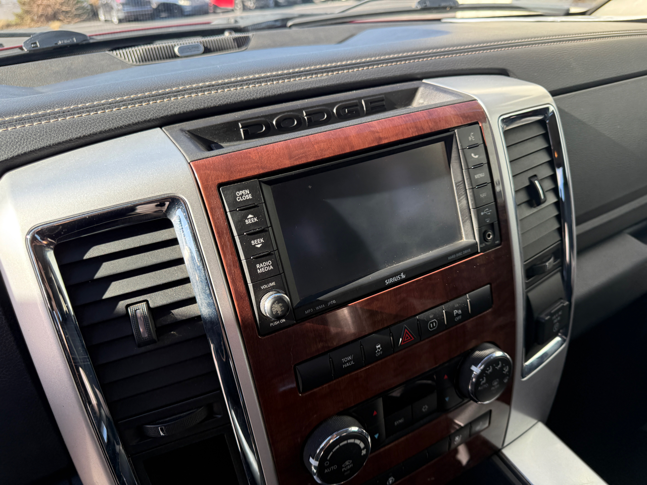 RAM 1500 2WD Quad Cab 140.5" Laramie 2012