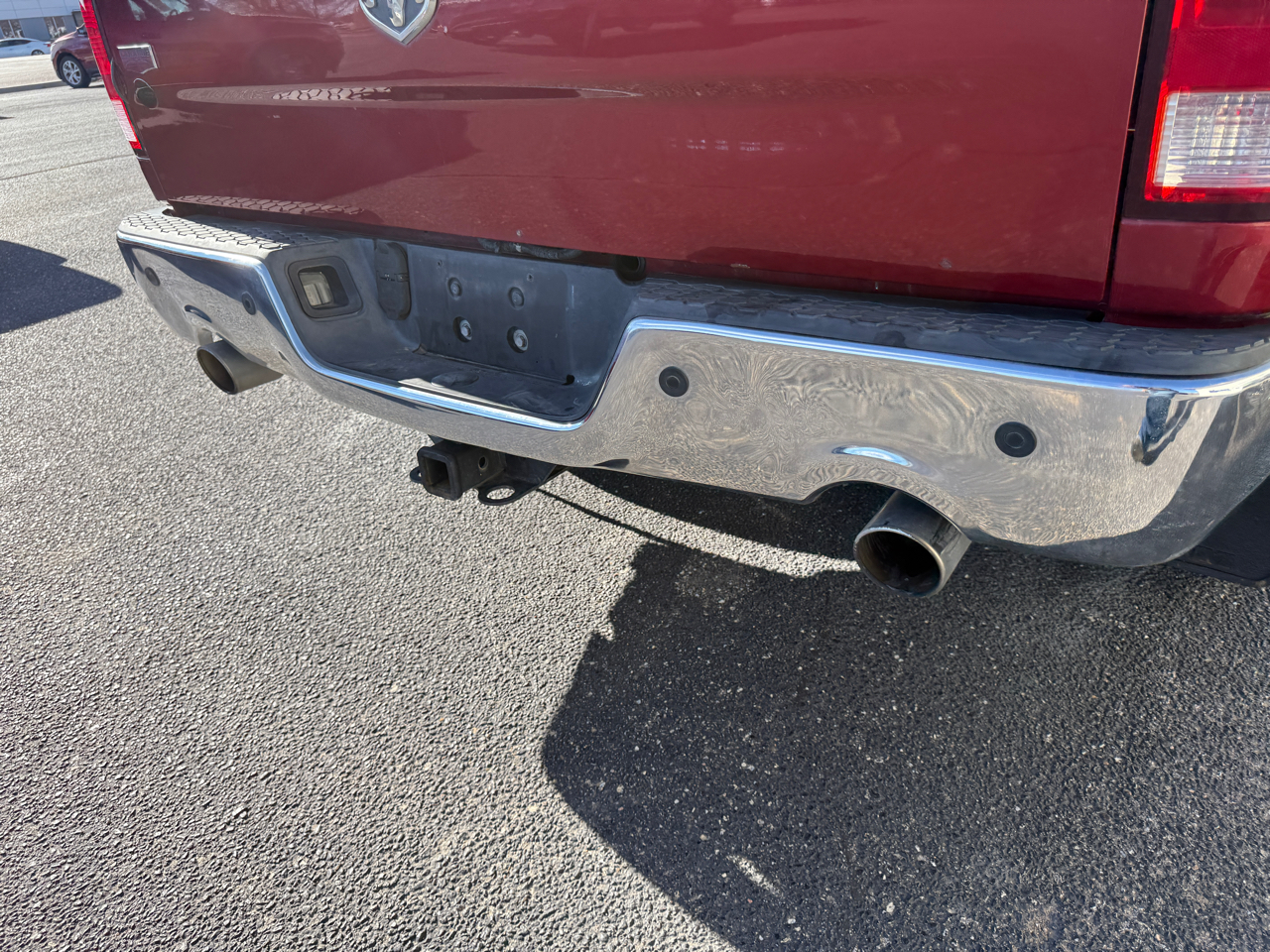 RAM 1500 2WD Quad Cab 140.5" Laramie 2012