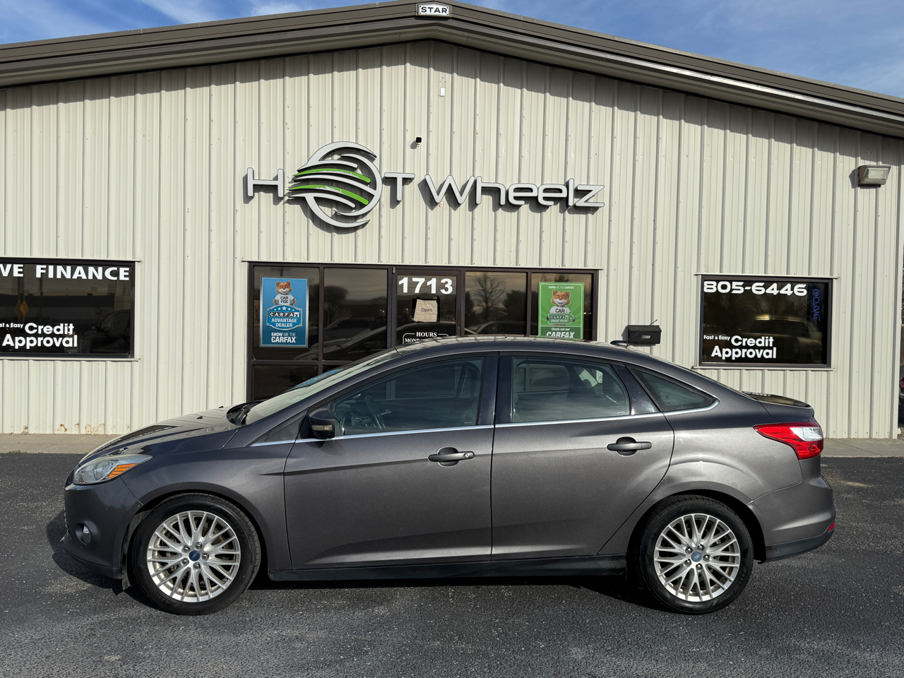 Ford Focus 4dr Sdn SEL 2012