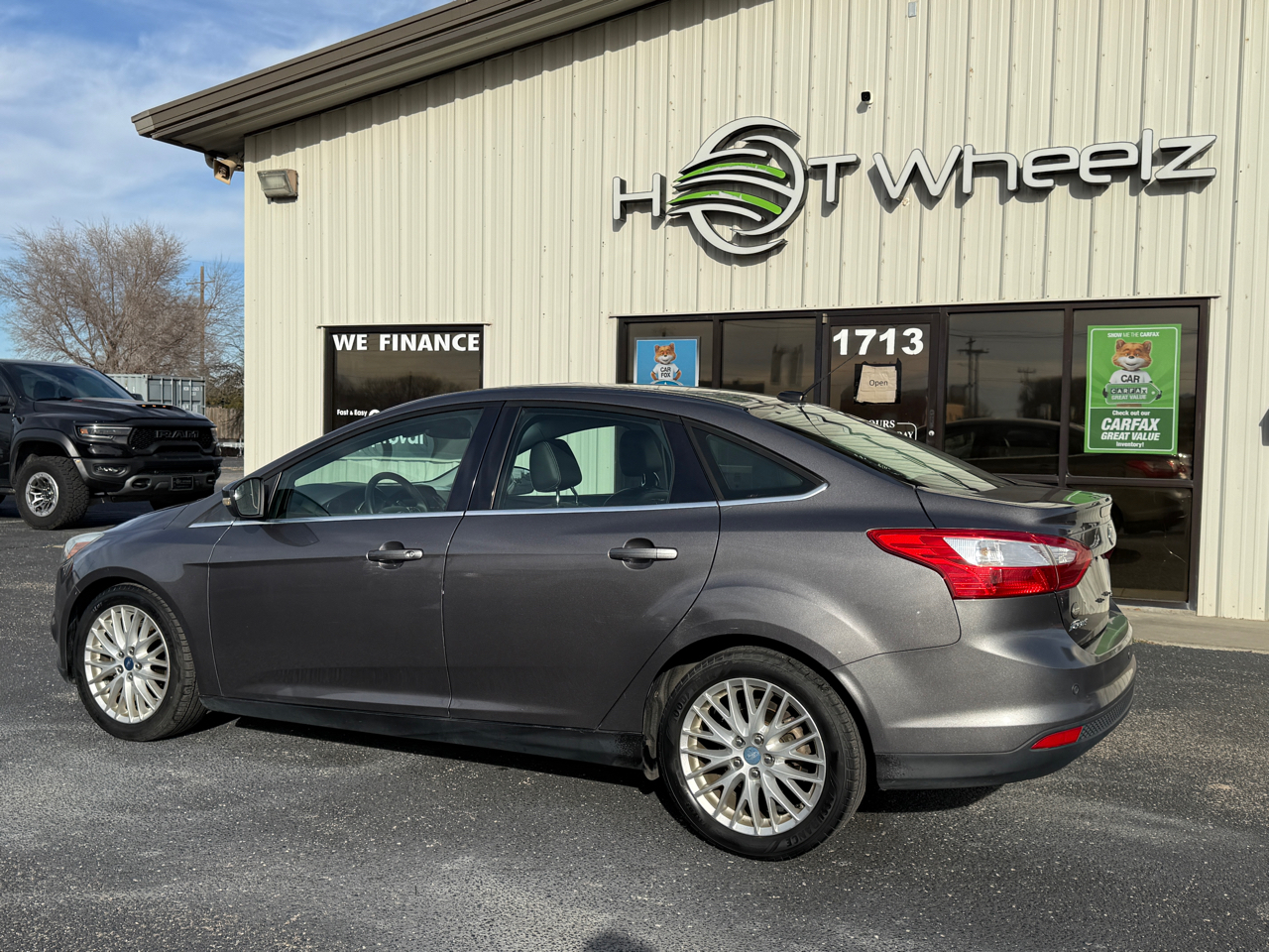 Ford Focus 4dr Sdn SEL 2012