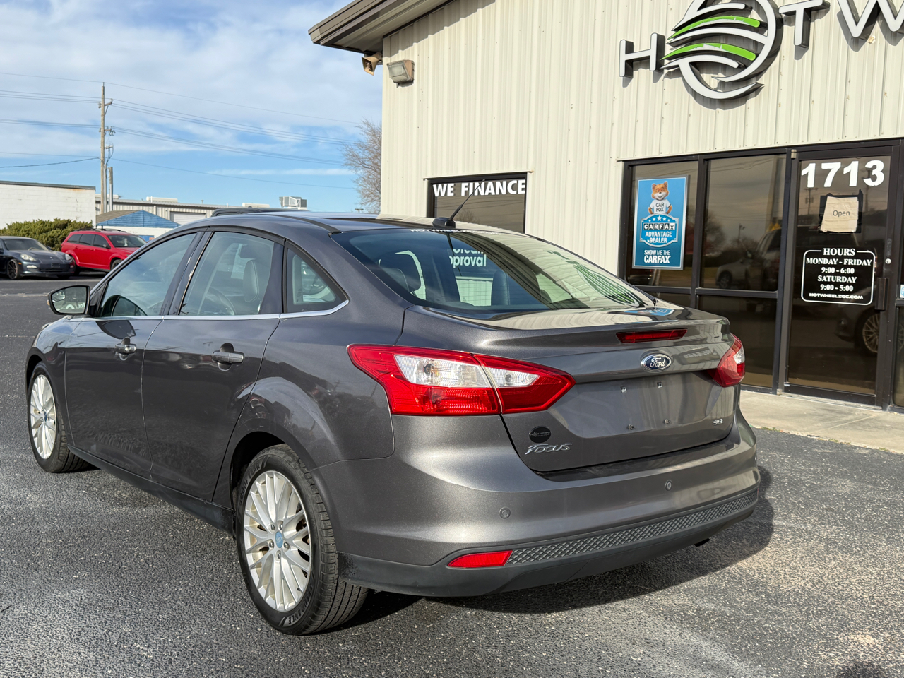 Ford Focus 4dr Sdn SEL 2012