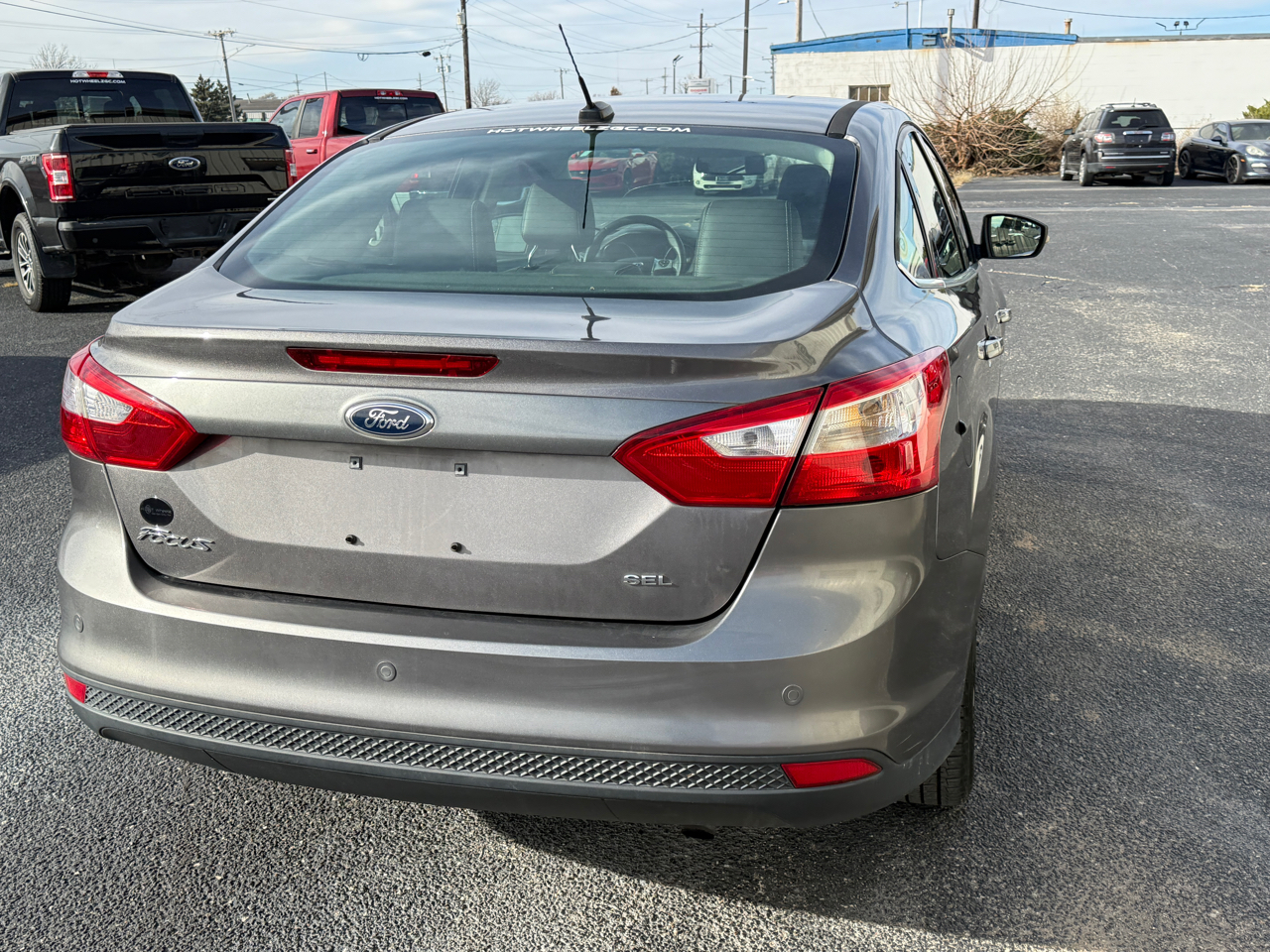 Ford Focus 4dr Sdn SEL 2012