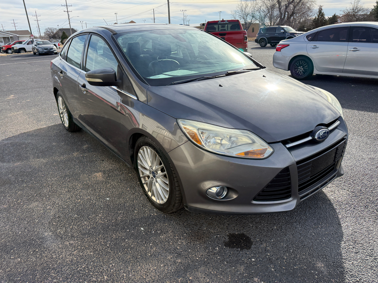 Ford Focus 4dr Sdn SEL 2012