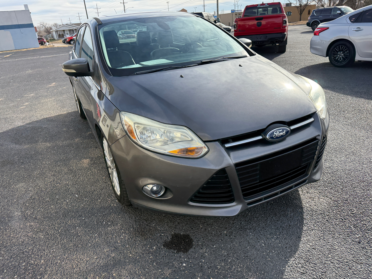 Ford Focus 4dr Sdn SEL 2012