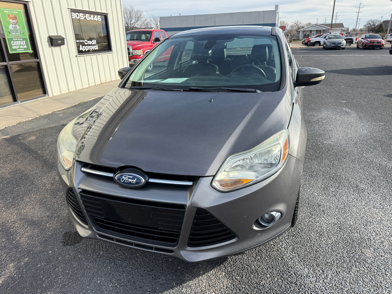 Ford Focus 4dr Sdn SEL 2012