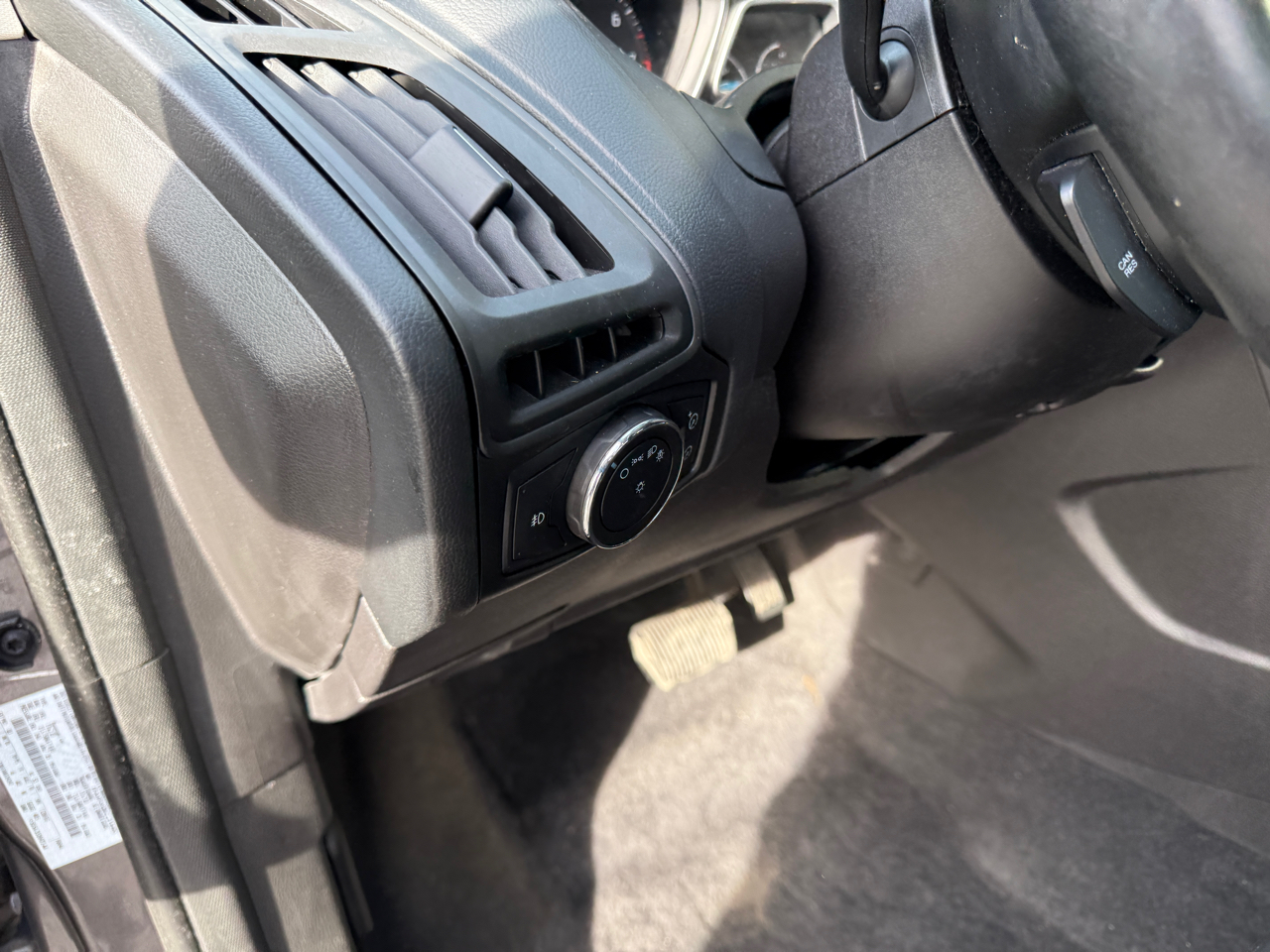 Ford Focus 4dr Sdn SEL 2012