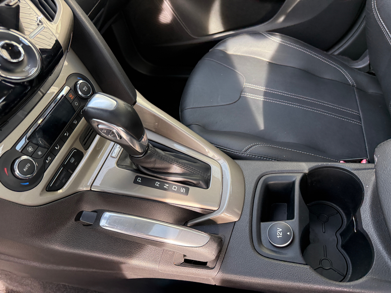 Ford Focus 4dr Sdn SEL 2012