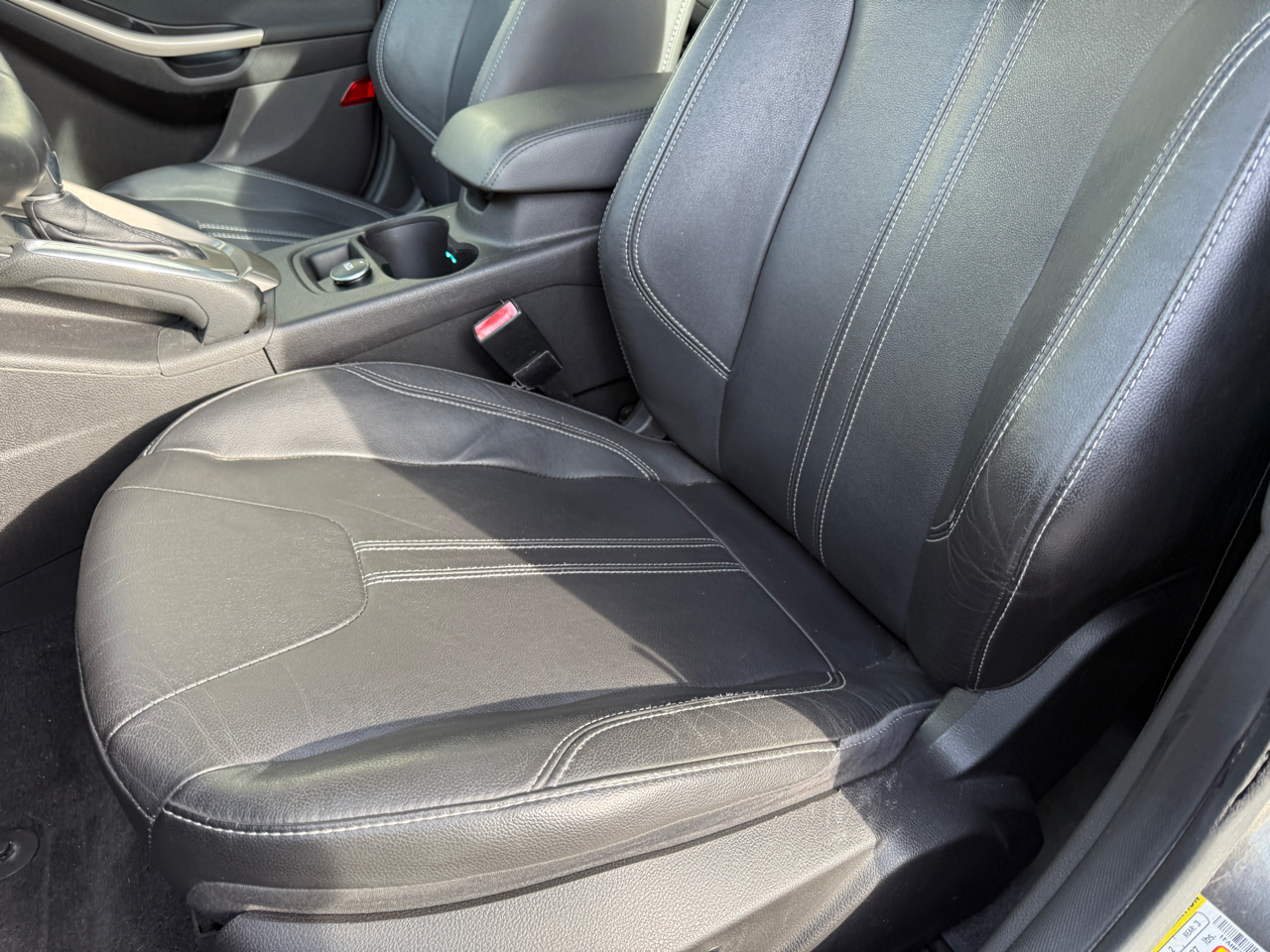 Ford Focus 4dr Sdn SEL 2012