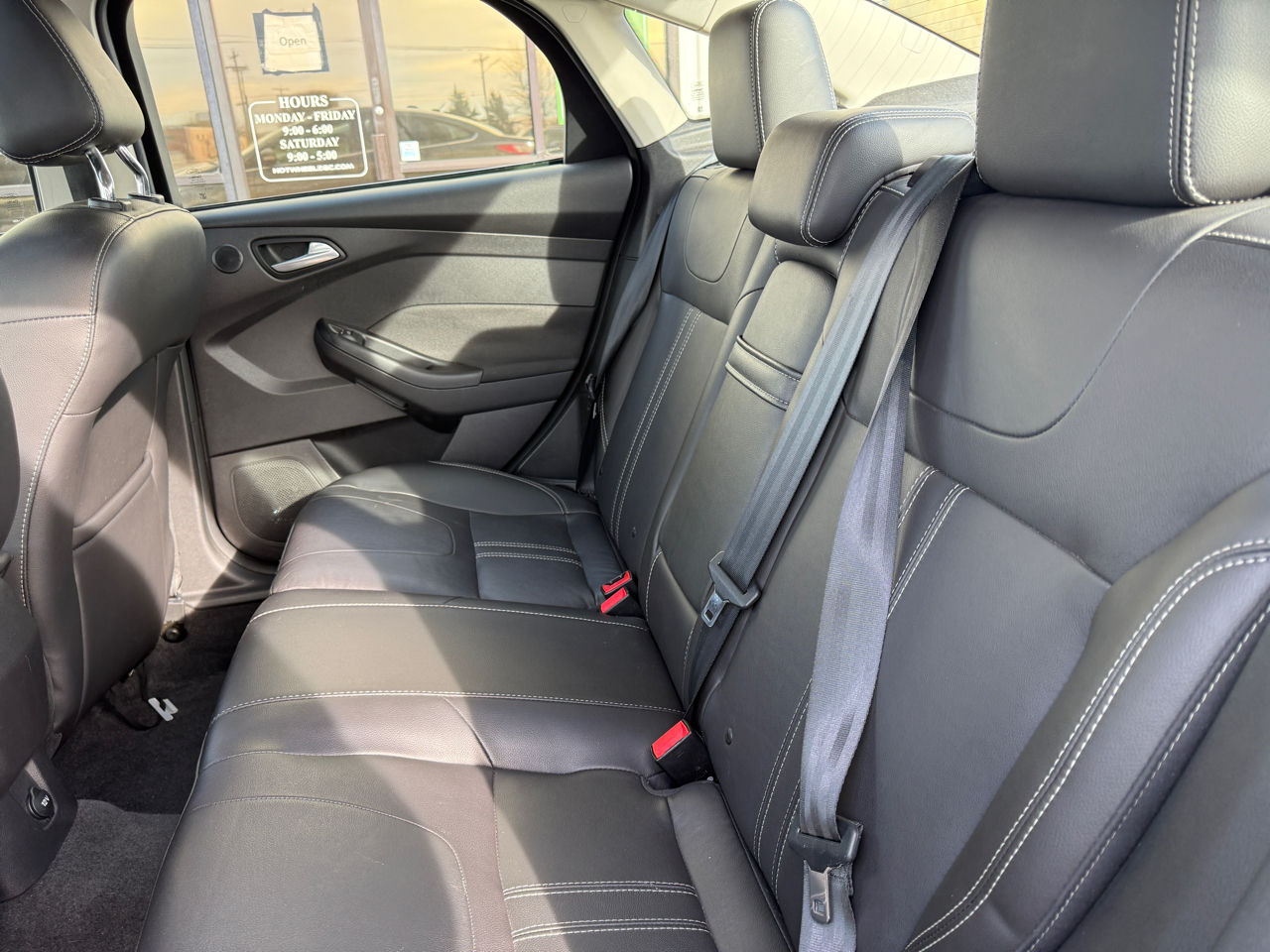 Ford Focus 4dr Sdn SEL 2012