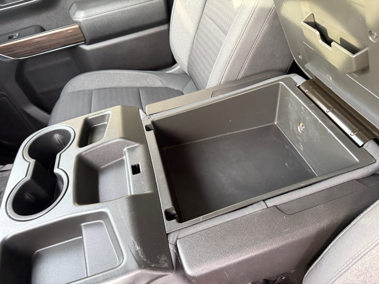 Chevrolet Silverado 1500 4WD Crew Cab 147" RST 2020