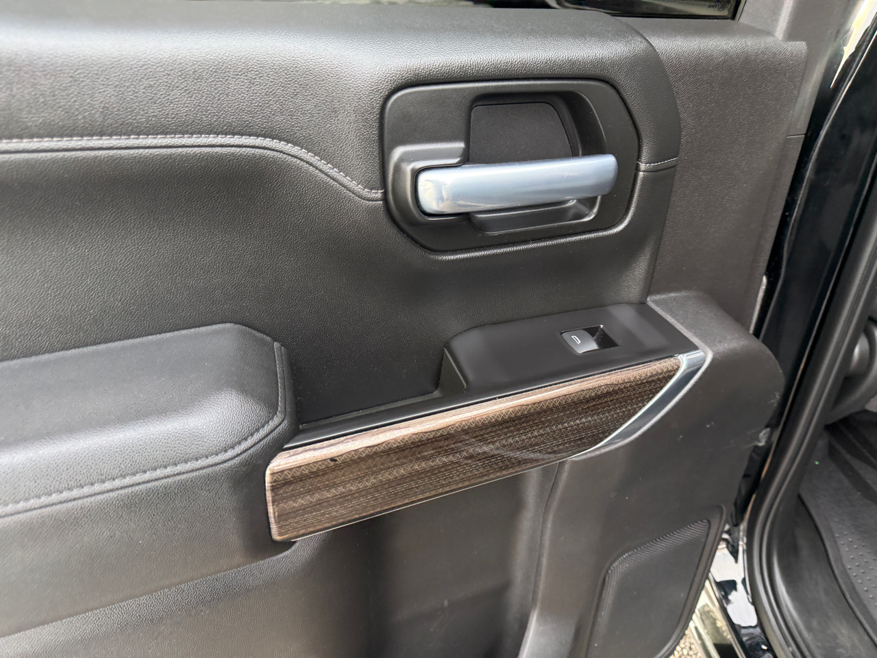 Chevrolet Silverado 1500 4WD Crew Cab 147" RST 2020