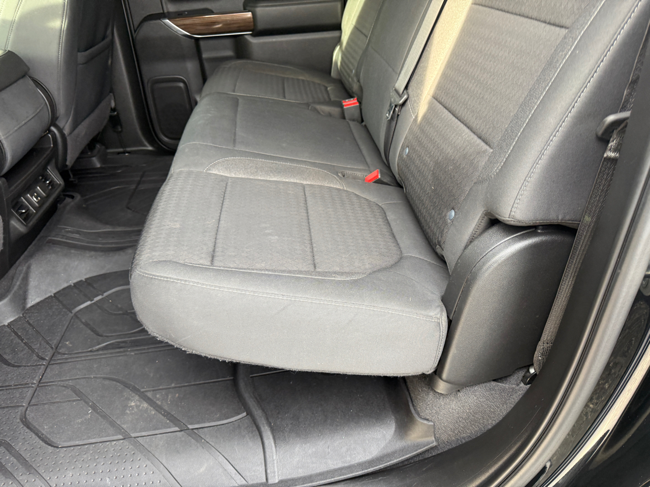 Chevrolet Silverado 1500 4WD Crew Cab 147" RST 2020