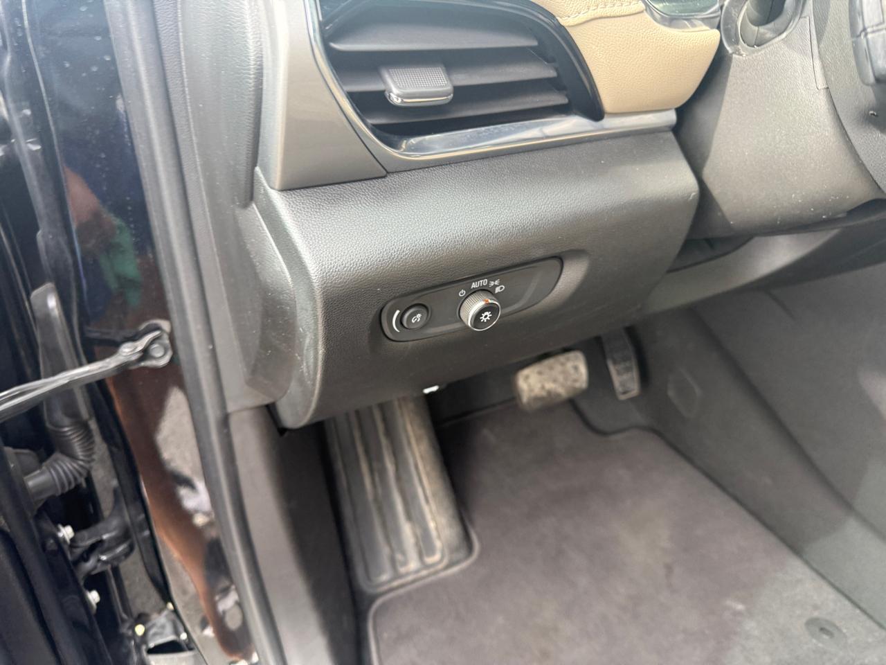 Chevrolet Traverse FWD 4dr LT Leather 2022