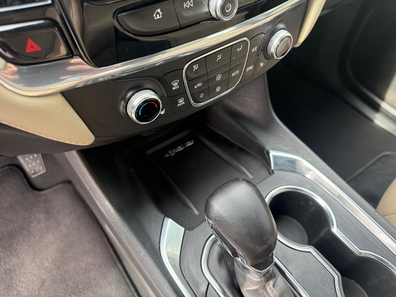 Chevrolet Traverse FWD 4dr LT Leather 2022