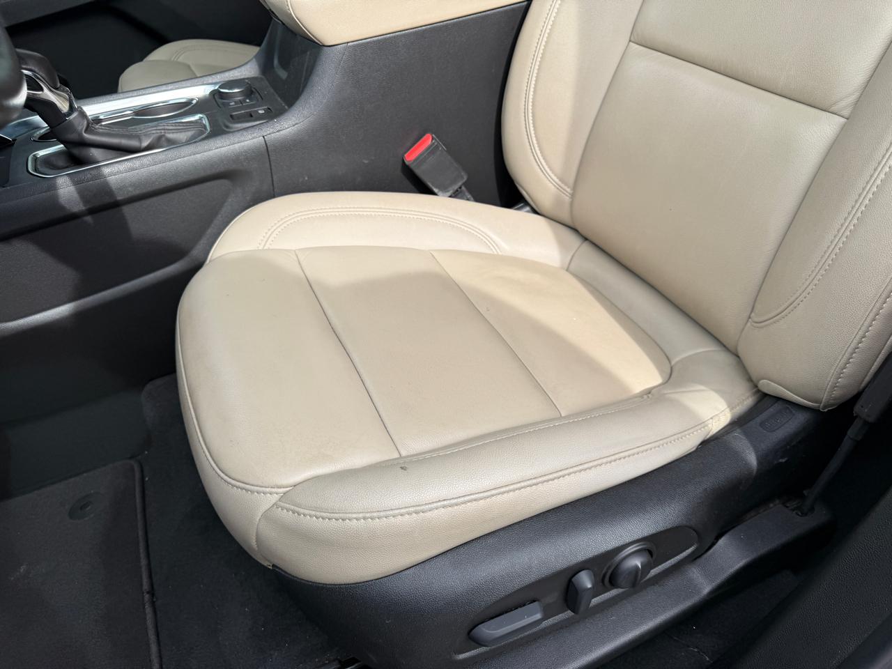 Chevrolet Traverse FWD 4dr LT Leather 2022