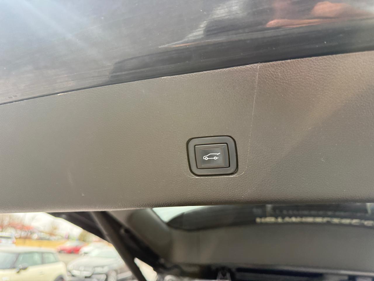 Chevrolet Traverse FWD 4dr LT Leather 2022