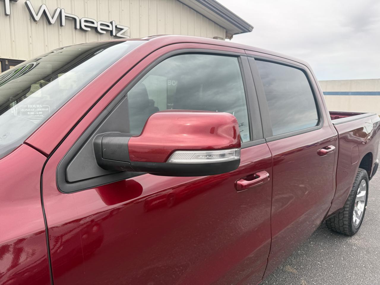 RAM 1500 Big Horn/Lone Star 4x4 Crew Cab 6'4" Box 2019