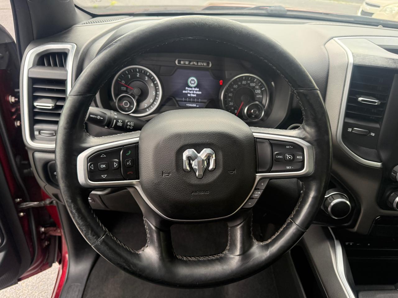 RAM 1500 Big Horn/Lone Star 4x4 Crew Cab 6'4" Box 2019