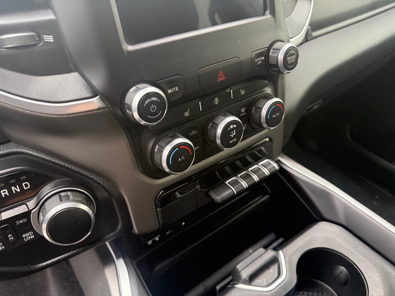 RAM 1500 Big Horn/Lone Star 4x4 Crew Cab 6'4" Box 2019