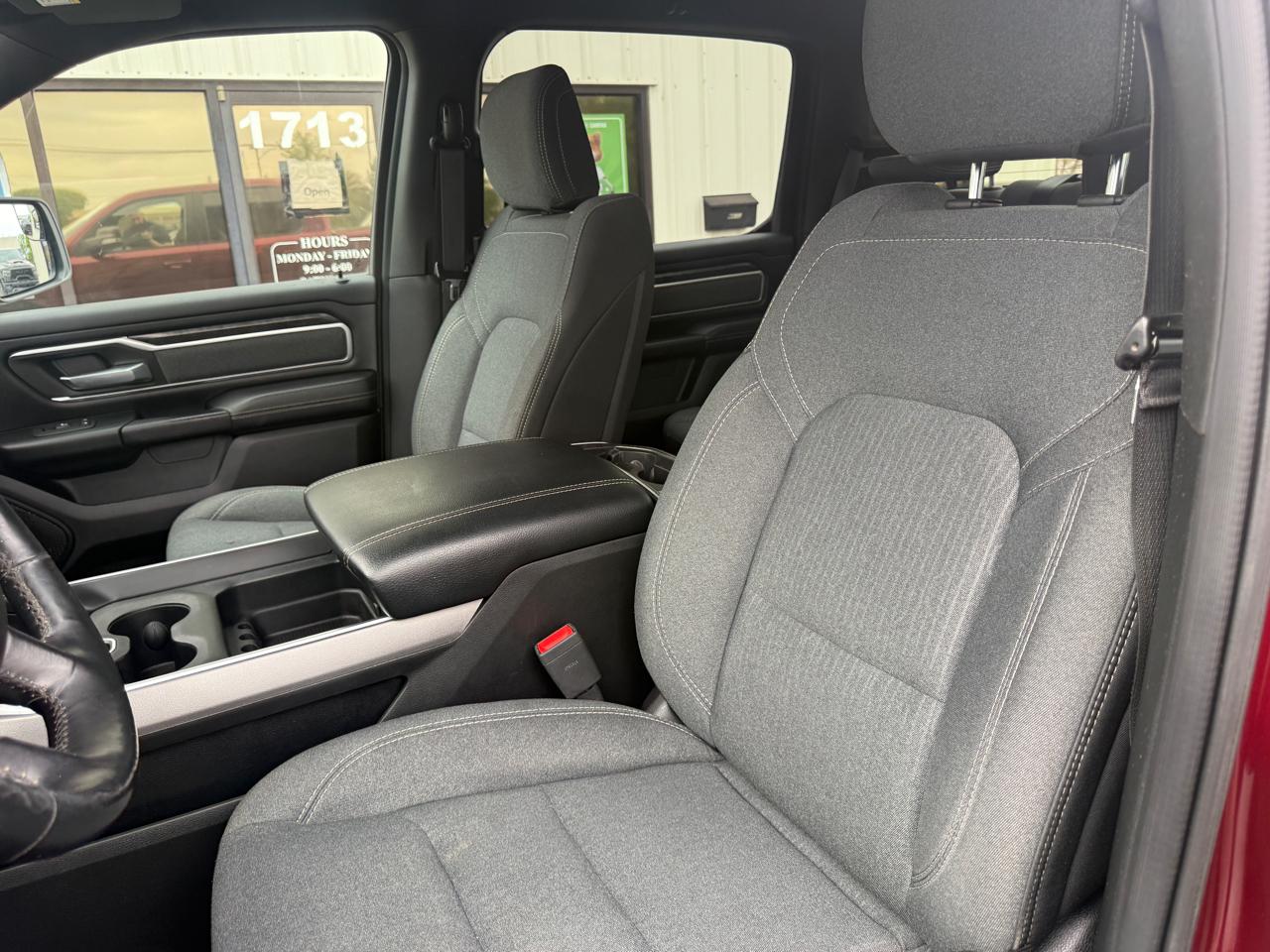 RAM 1500 Big Horn/Lone Star 4x4 Crew Cab 6'4" Box 2019