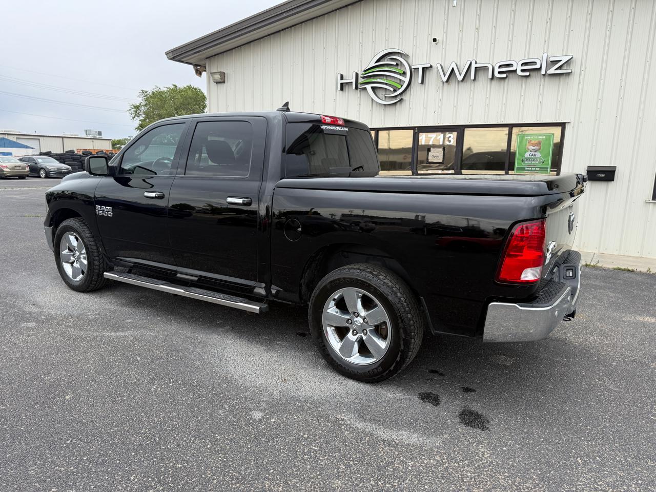 RAM 1500 4WD Crew Cab 140.5" Big Horn 2014