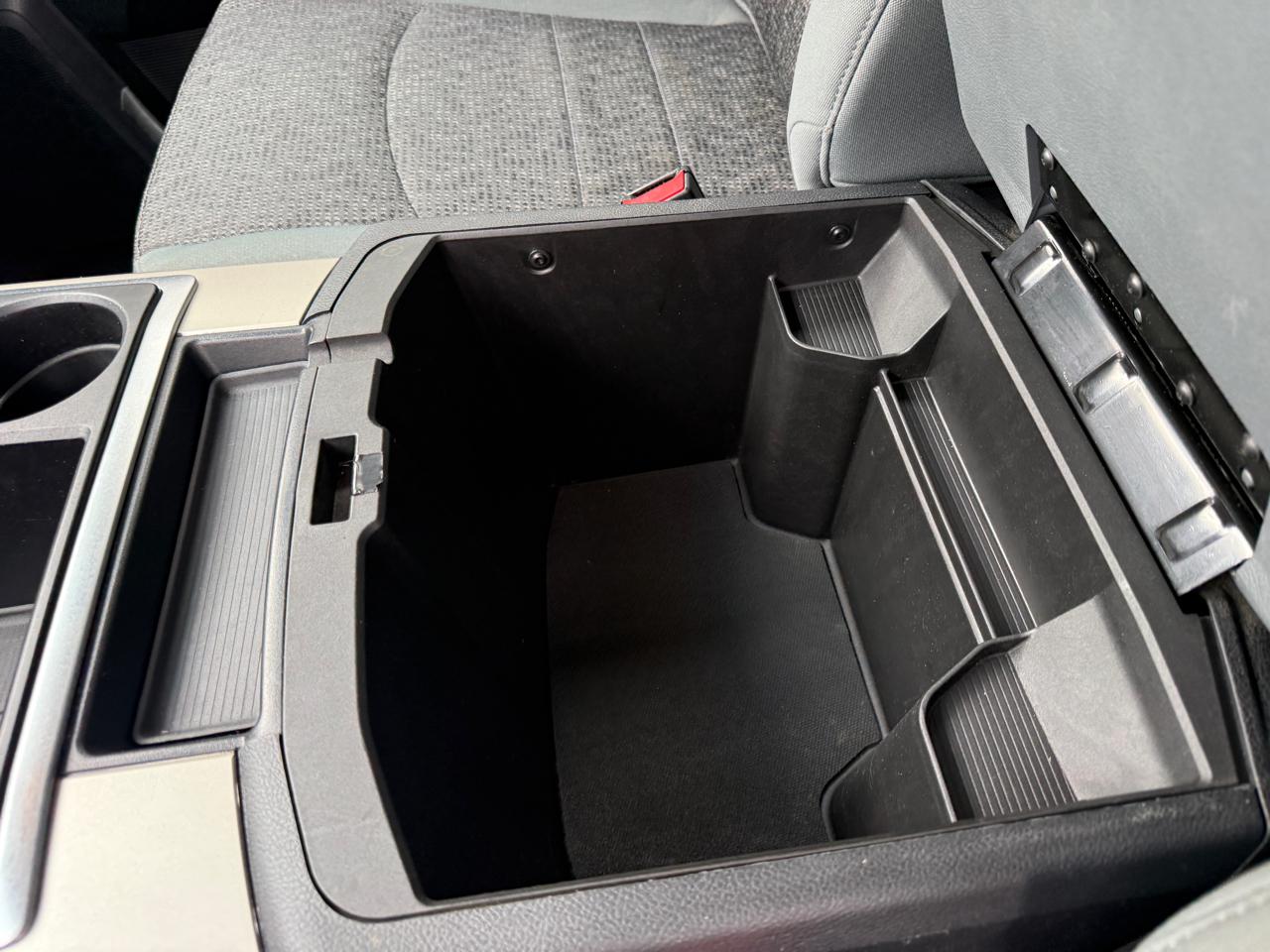 RAM 1500 4WD Crew Cab 140.5" Big Horn 2014