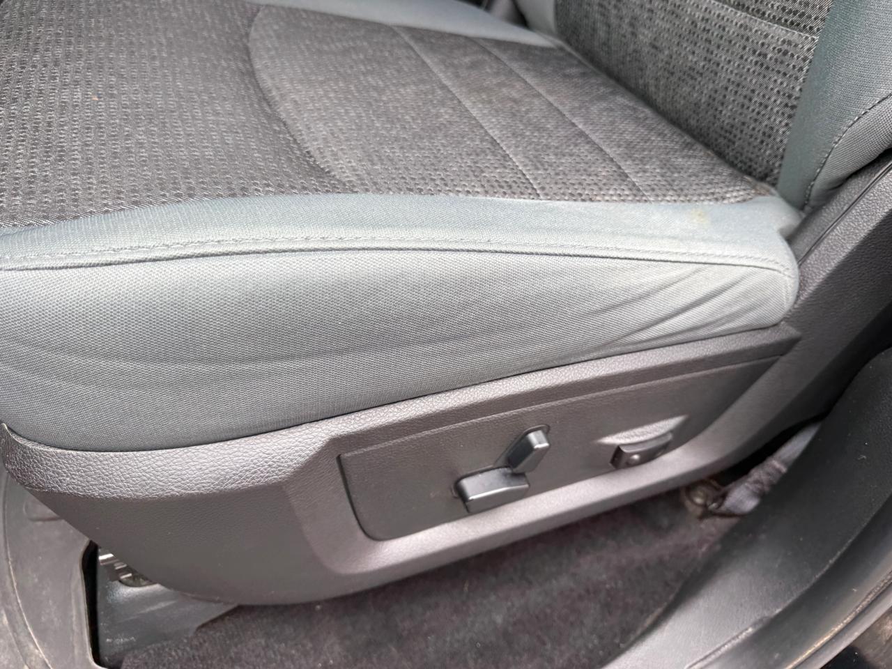 RAM 1500 4WD Crew Cab 140.5" Big Horn 2014