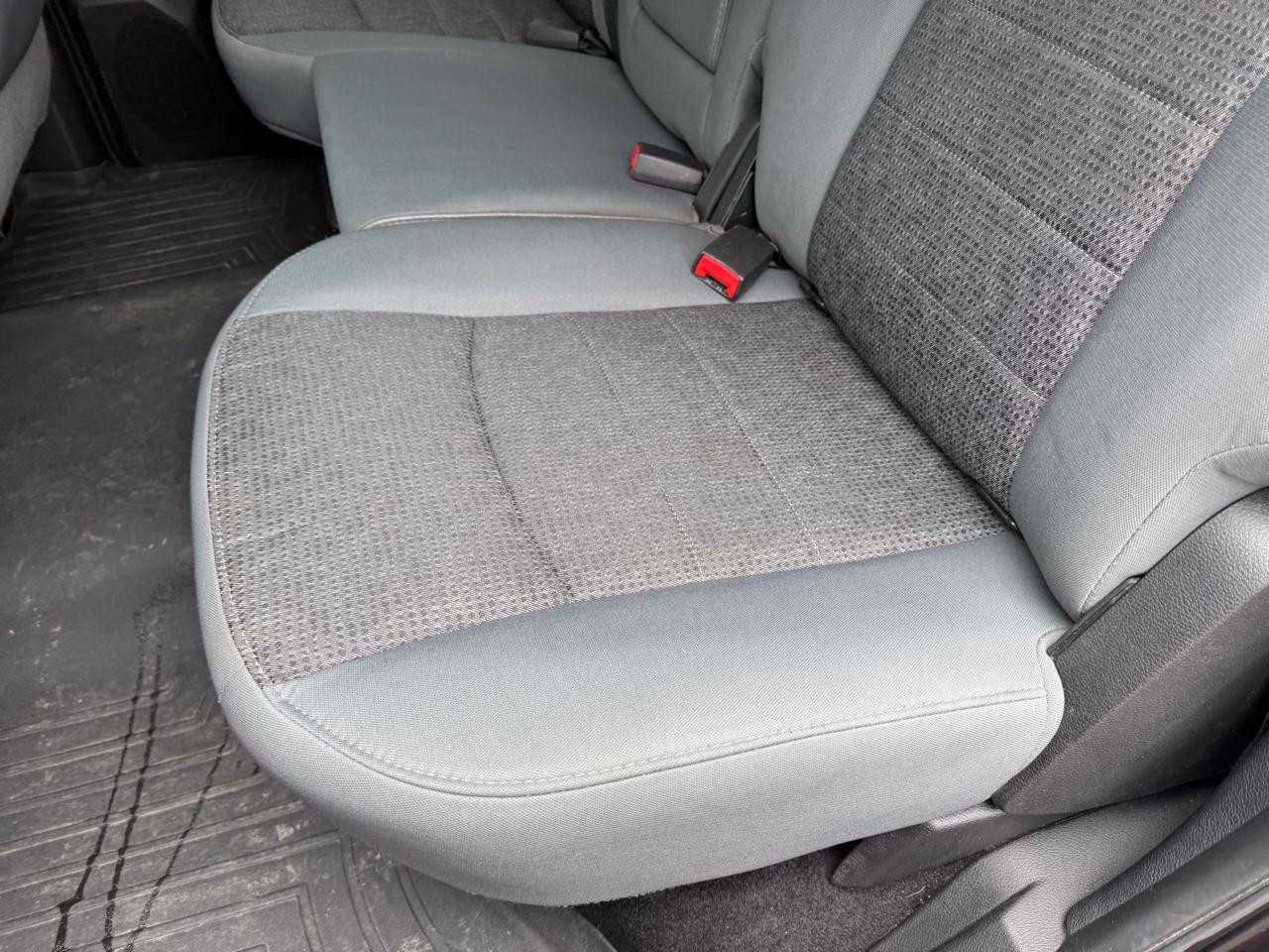 RAM 1500 4WD Crew Cab 140.5" Big Horn 2014