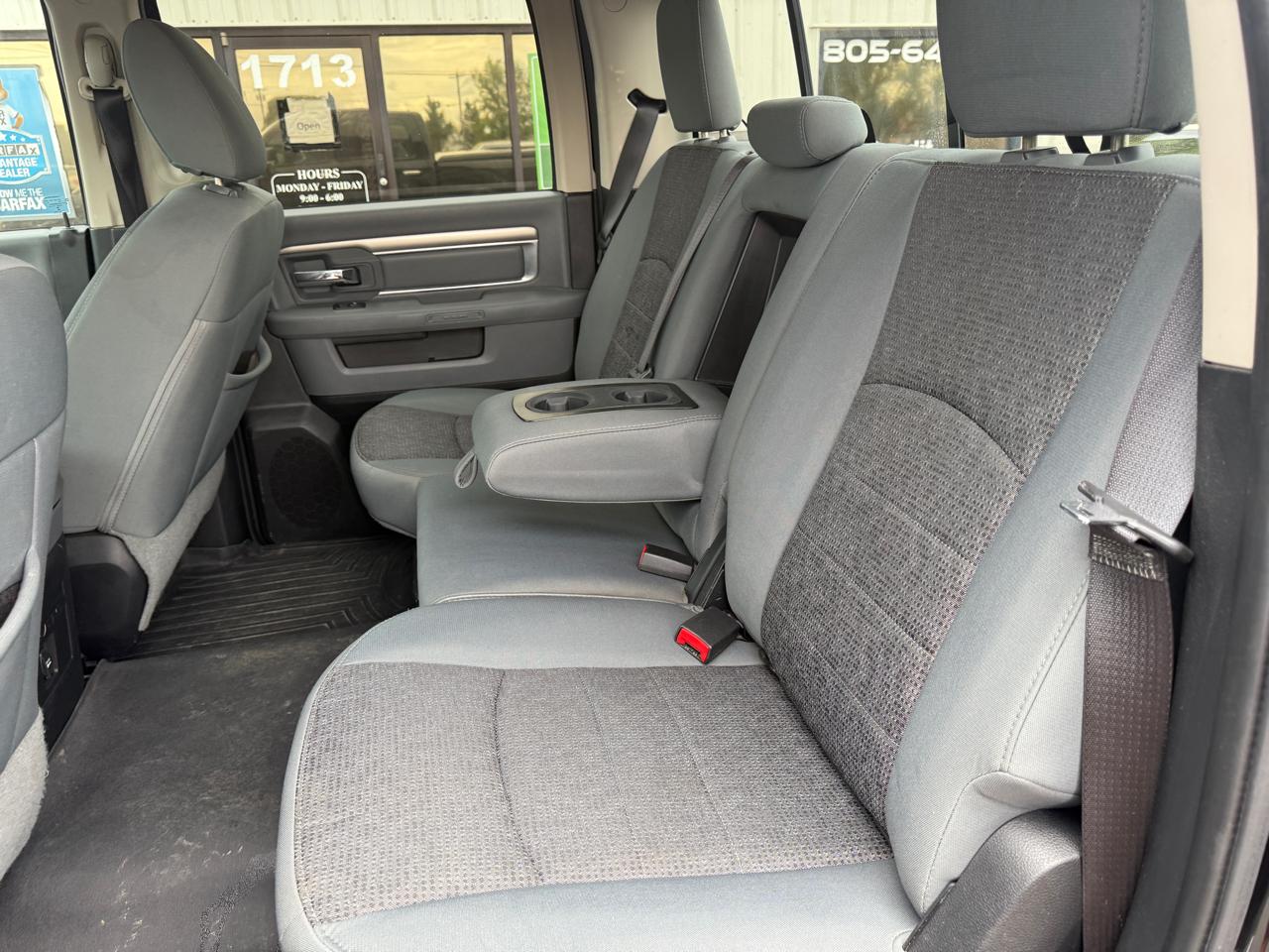 RAM 1500 4WD Crew Cab 140.5" Big Horn 2014