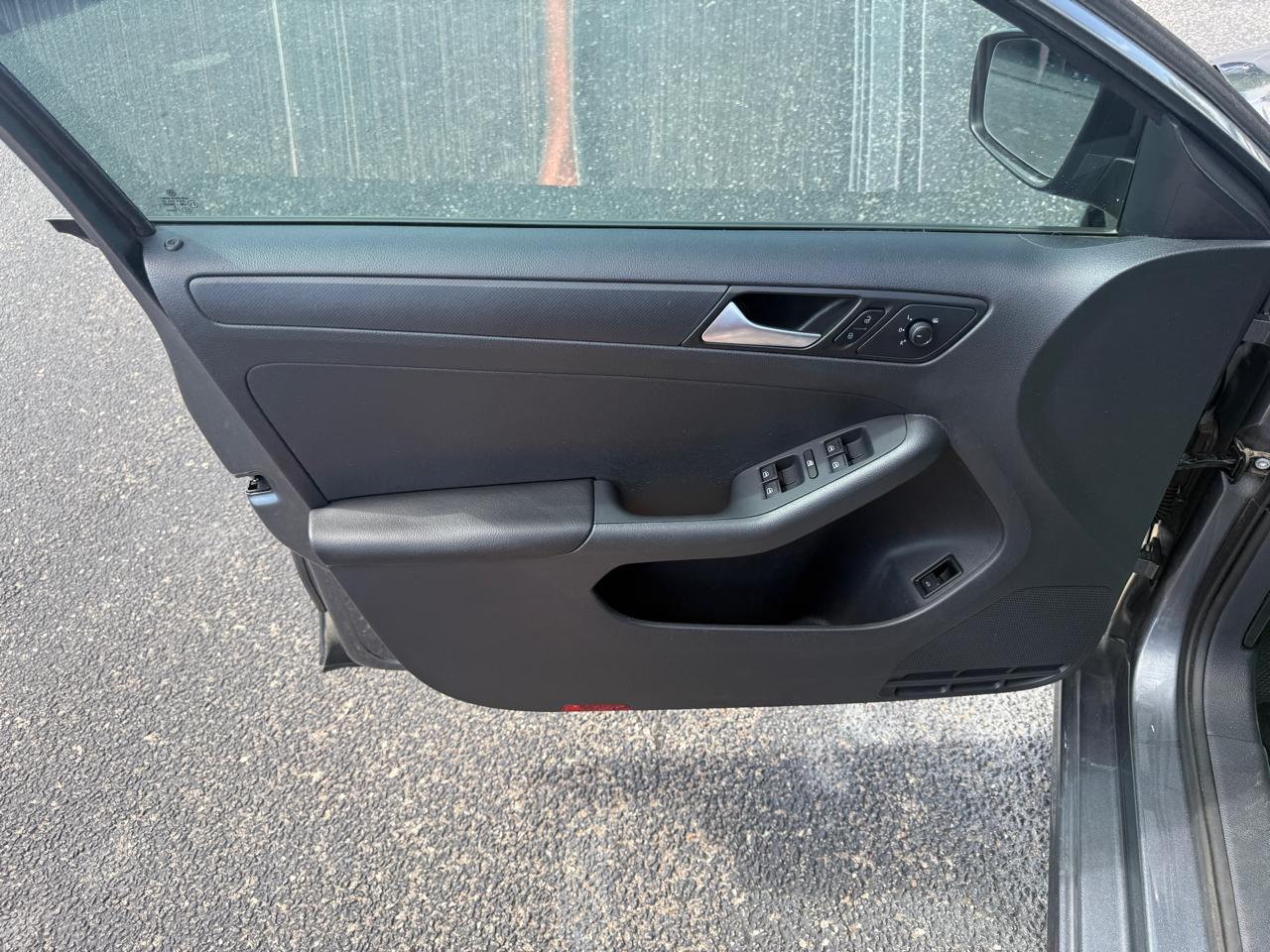 Volkswagen Jetta Sedan 4dr Man 1.4T S 2016