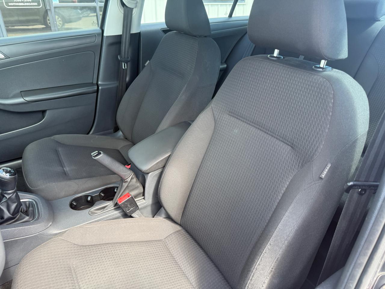 Volkswagen Jetta Sedan 4dr Man 1.4T S 2016