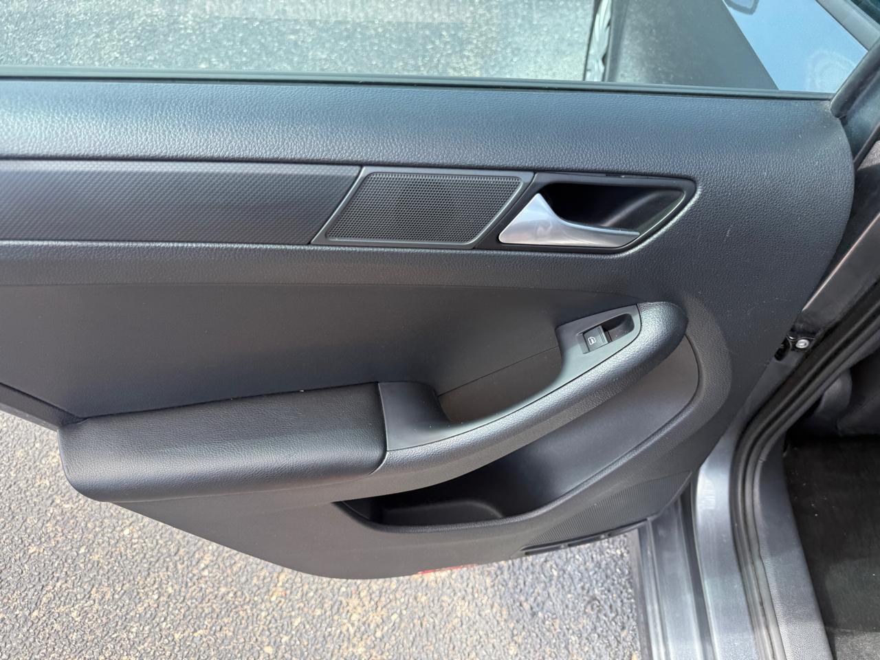 Volkswagen Jetta Sedan 4dr Man 1.4T S 2016
