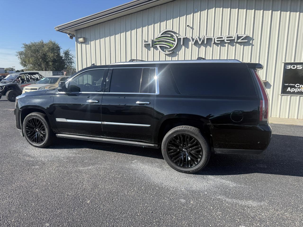Cadillac Escalade ESV 4WD 4dr Premium Luxury 2017