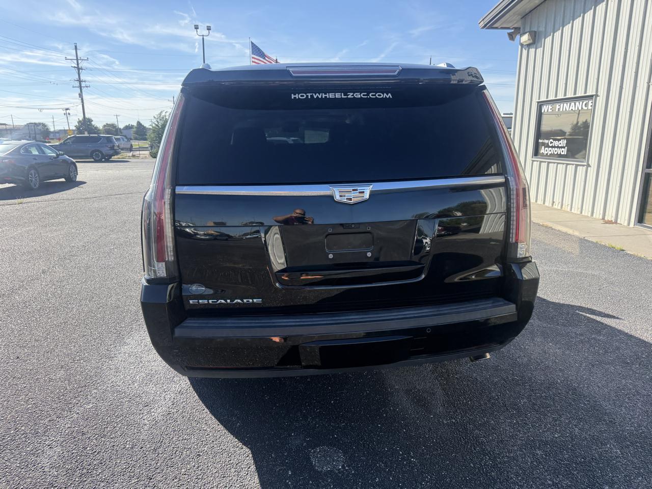 Cadillac Escalade ESV 4WD 4dr Premium Luxury 2017
