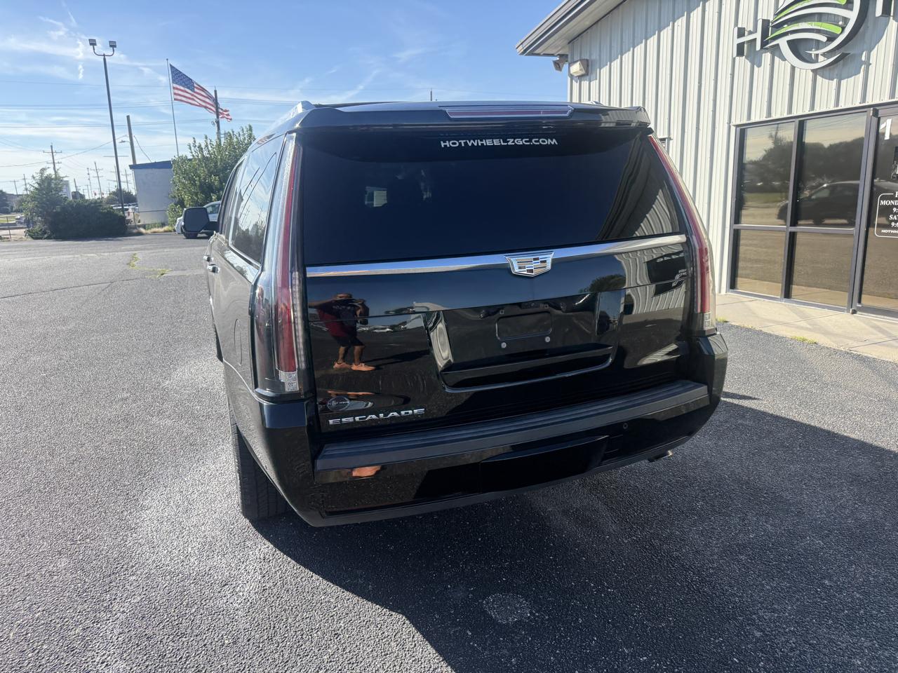 Cadillac Escalade ESV 4WD 4dr Premium Luxury 2017