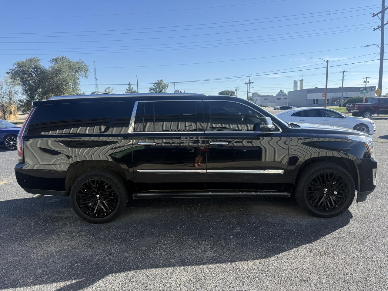 Cadillac Escalade ESV 4WD 4dr Premium Luxury 2017
