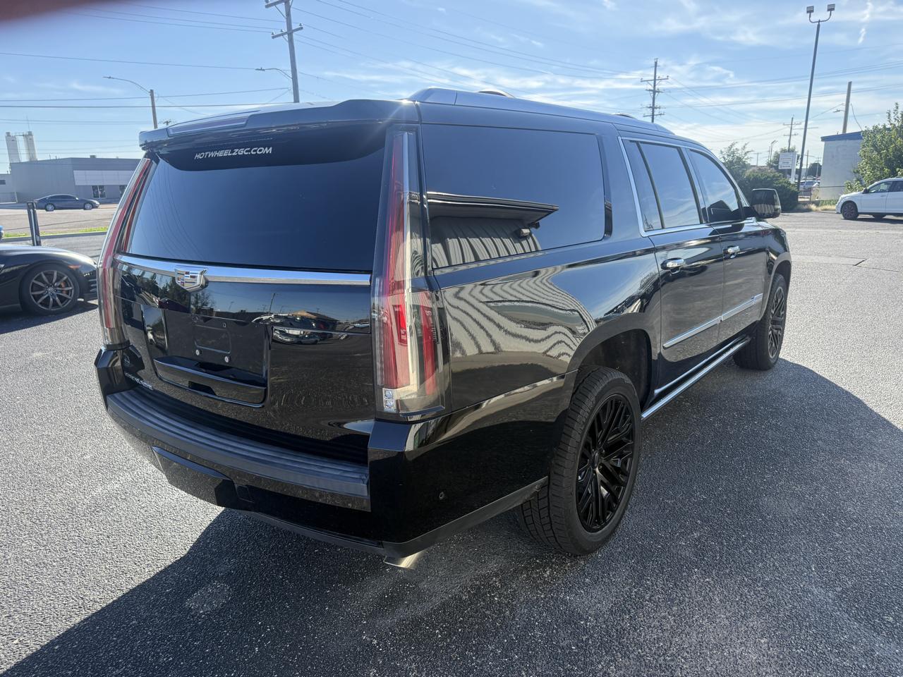 Cadillac Escalade ESV 4WD 4dr Premium Luxury 2017