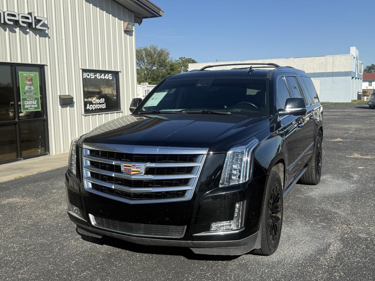 Cadillac Escalade ESV 4WD 4dr Premium Luxury 2017