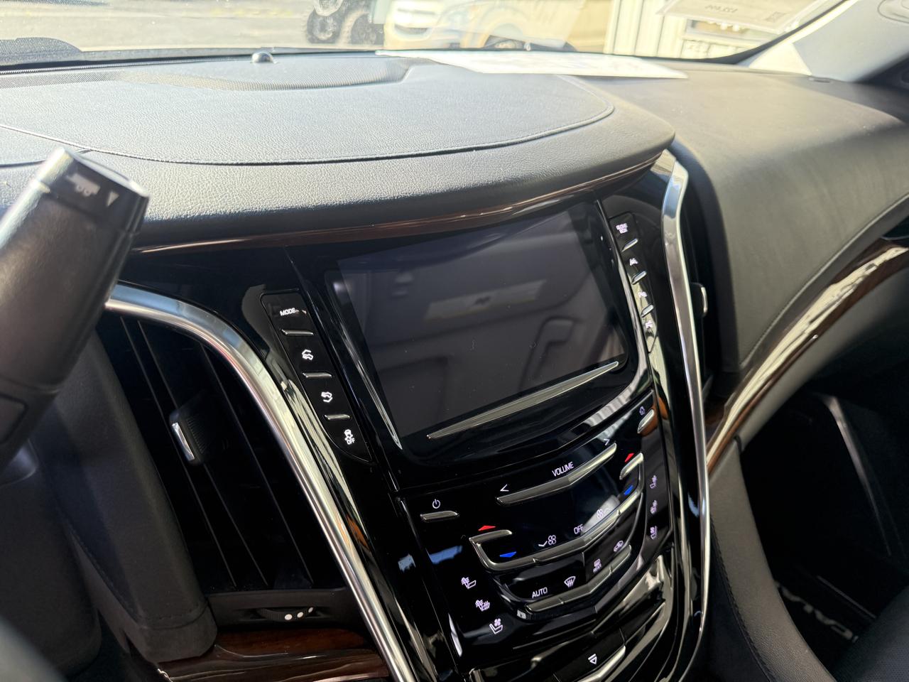Cadillac Escalade ESV 4WD 4dr Premium Luxury 2017