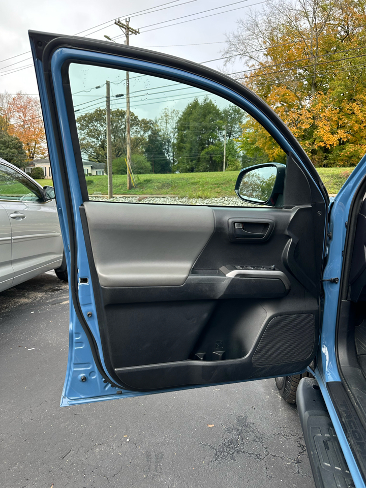 Toyota Tacoma SR5 Double Cab Long Bed V6 6AT 4WD 2019 Toyota Tacoma SR5 Double Cab Long Bed V6 6AT 4WD 2019