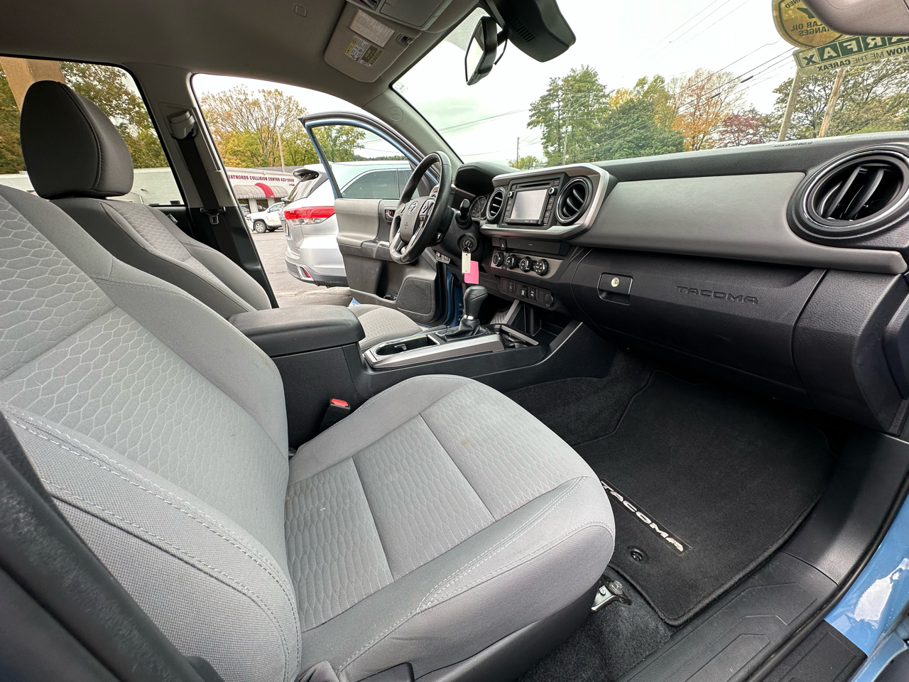 Toyota Tacoma SR5 Double Cab Long Bed V6 6AT 4WD 2019 Toyota Tacoma SR5 Double Cab Long Bed V6 6AT 4WD 2019