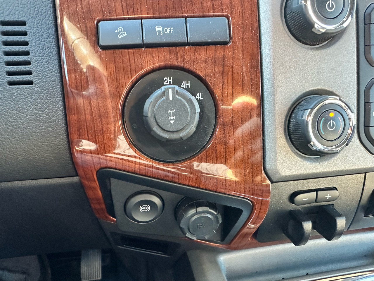 Ford F-350 SD King Ranch Crew Cab Long Bed 4WD 2016