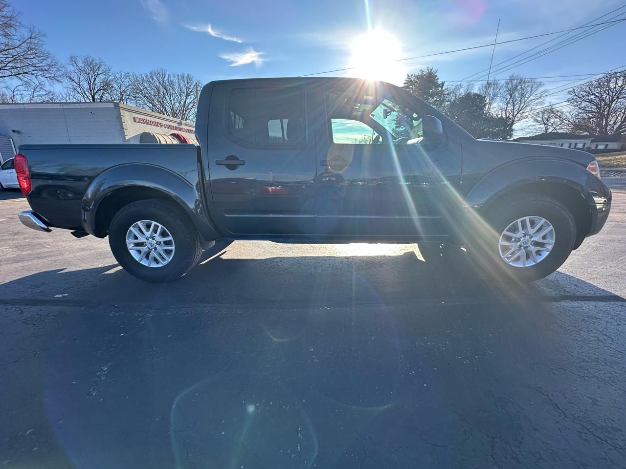 Nissan Frontier S Crew Cab 5AT 2WD 2014