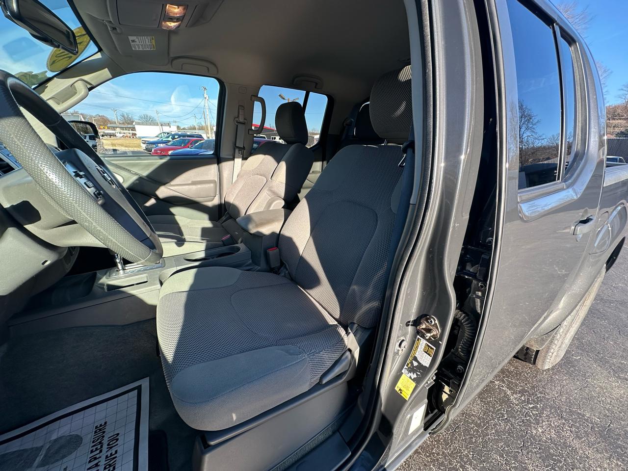 Nissan Frontier S Crew Cab 5AT 2WD 2014