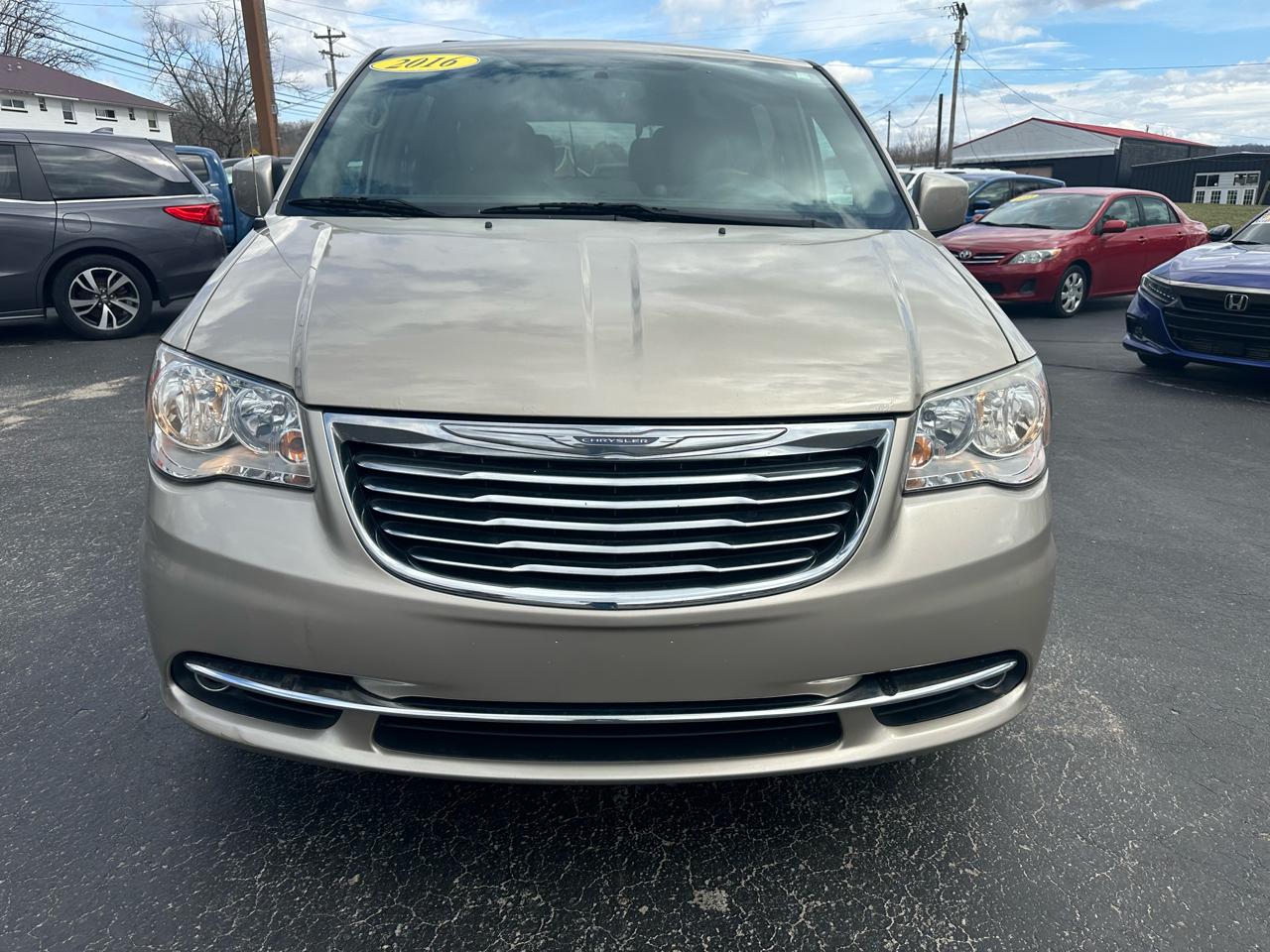 Chrysler Town & Country Touring 2016