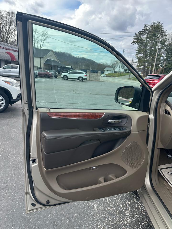 Chrysler Town & Country Touring 2016